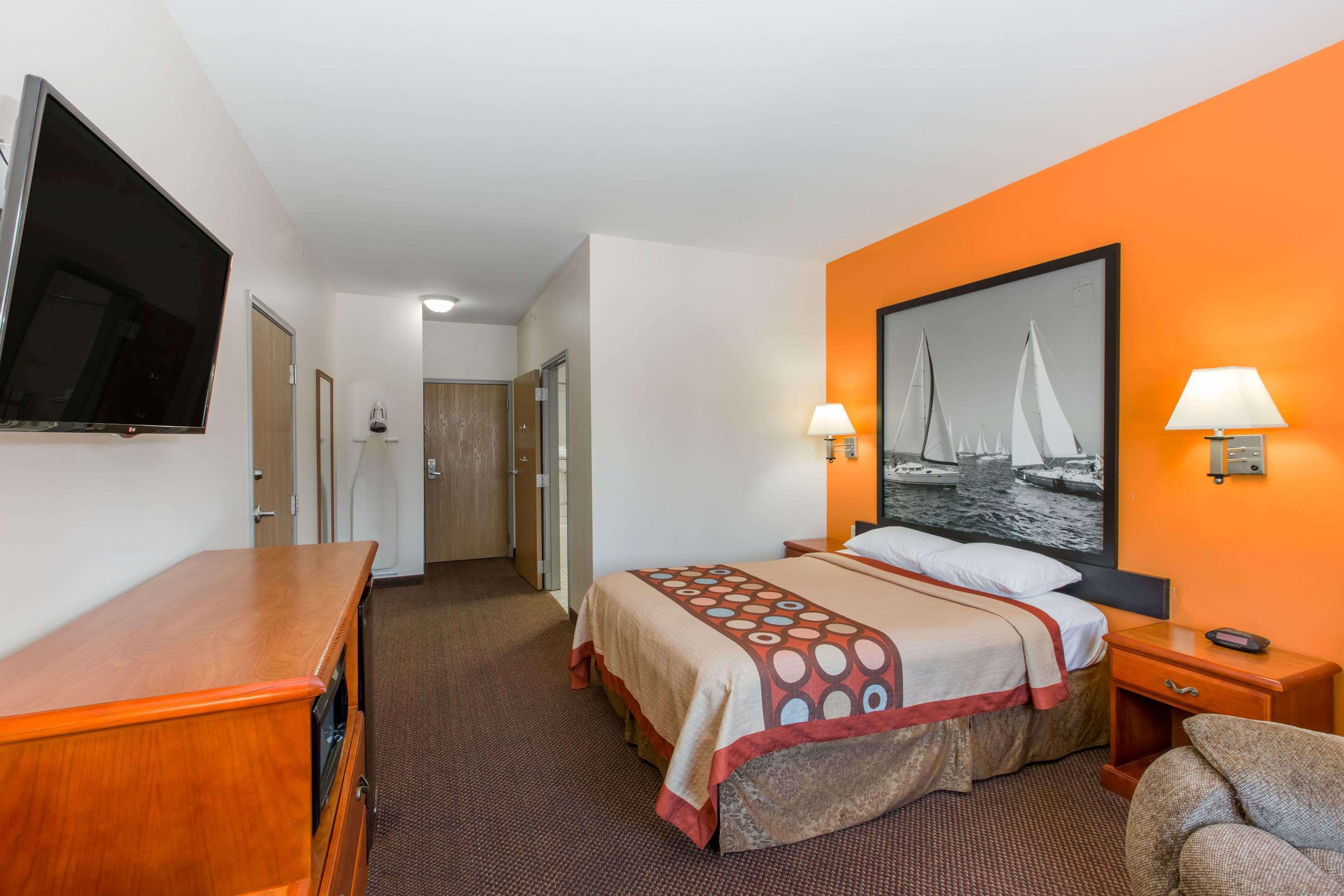 Hotel Super 8 By Wyndham Salina Exterior foto