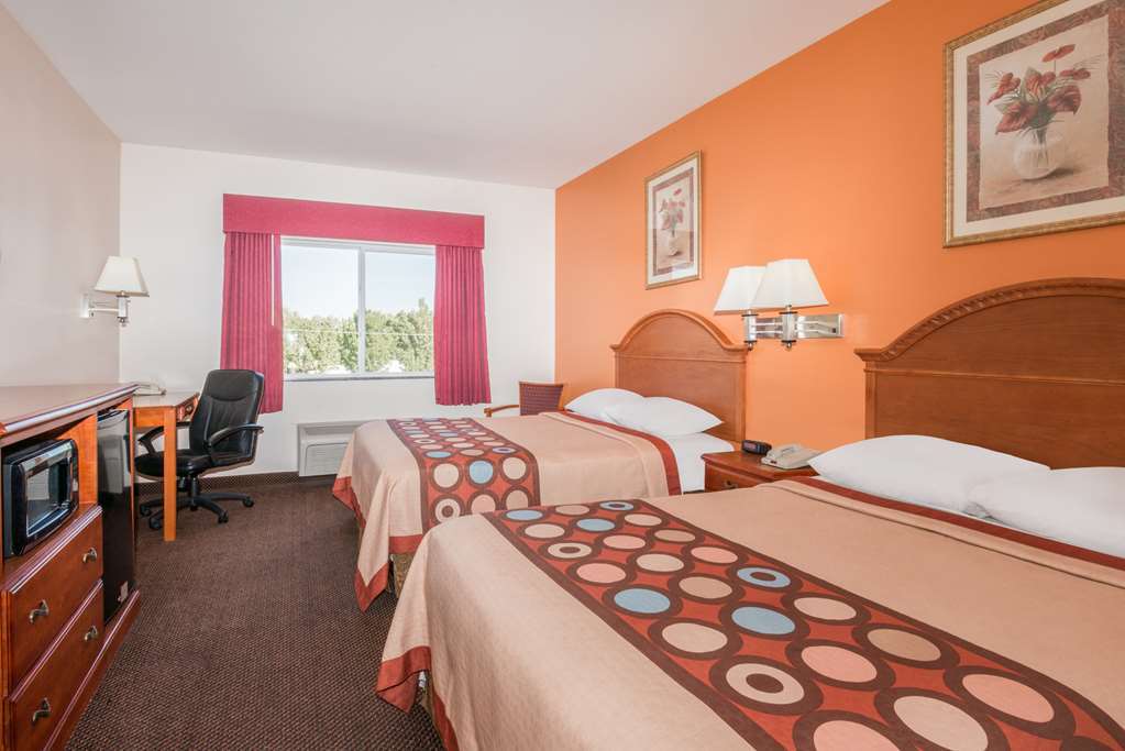 Hotel Super 8 By Wyndham Salina Habitación foto